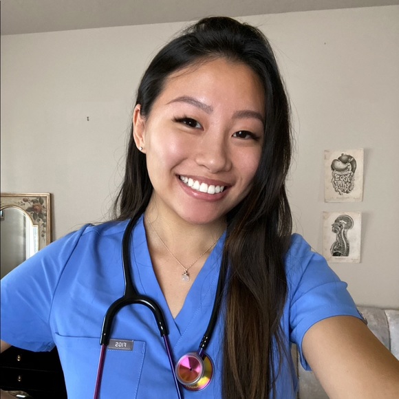 Meet your Posher, Ivy - Picture 2 of 8